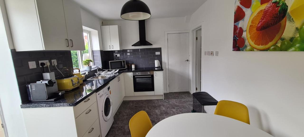 Cosy 3-Bedroom House In Aspley Nottingham Exterior photo